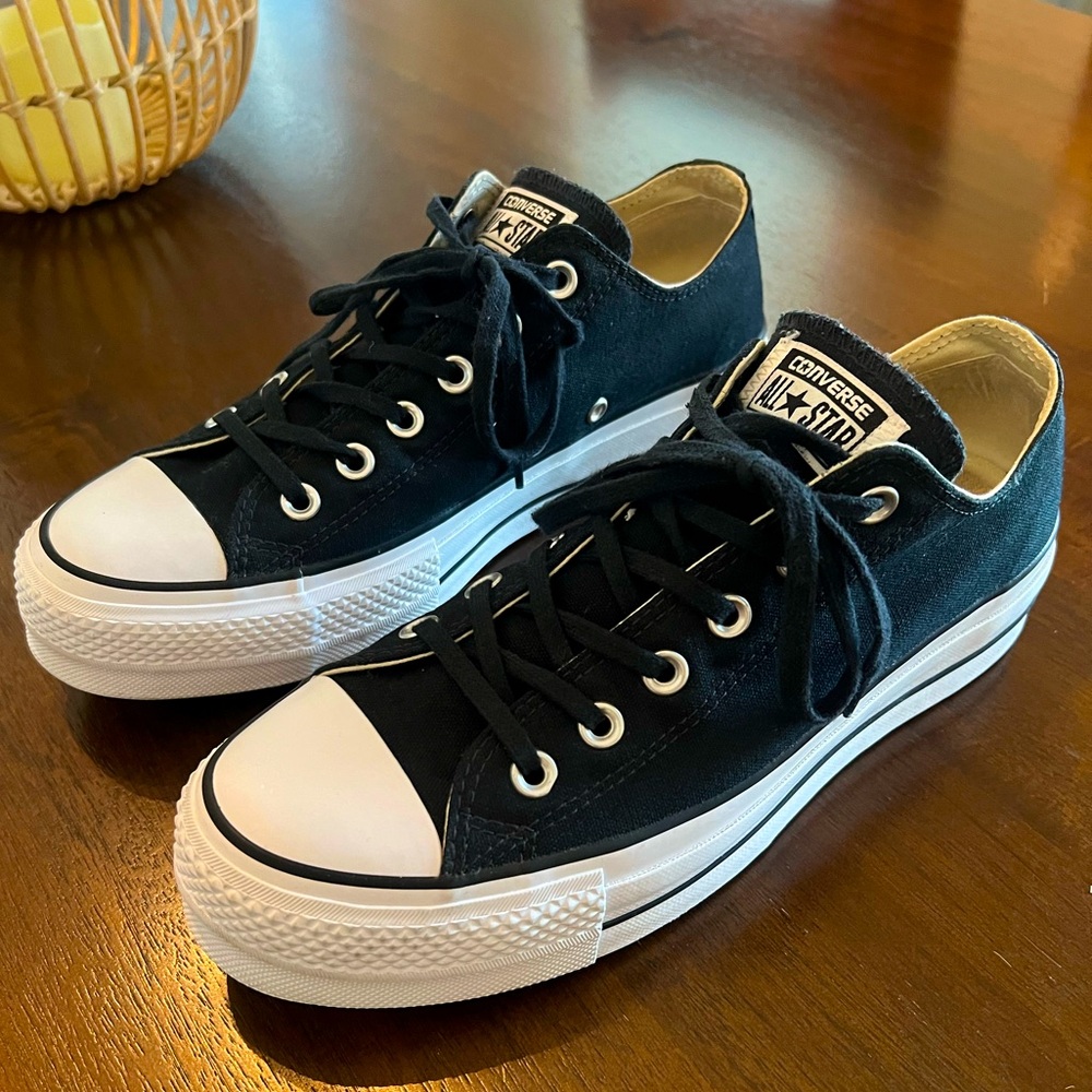 Women's Converse Chuck Taylor Low Platform Sneakers Lift Black and White Size 9